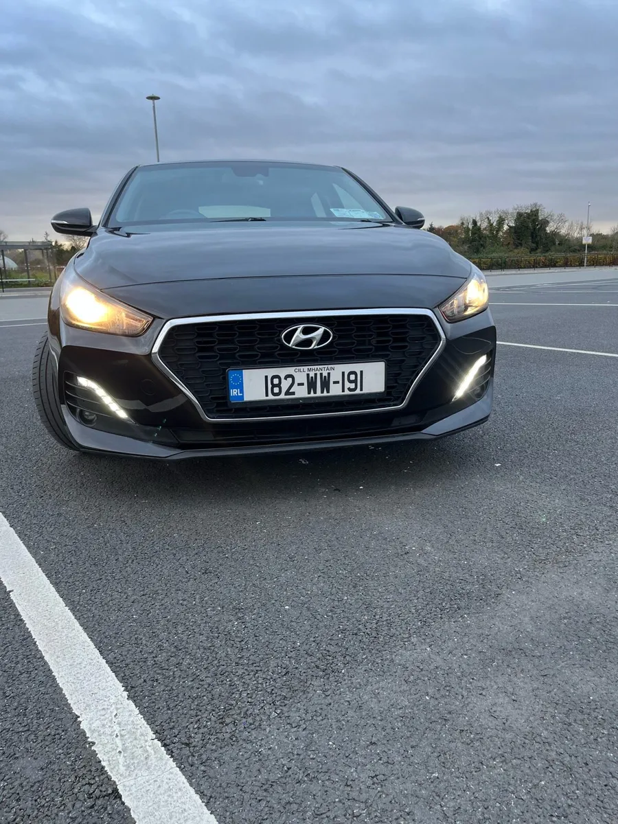 Hyundai i30 luxury trim fastback 2018 - Image 3