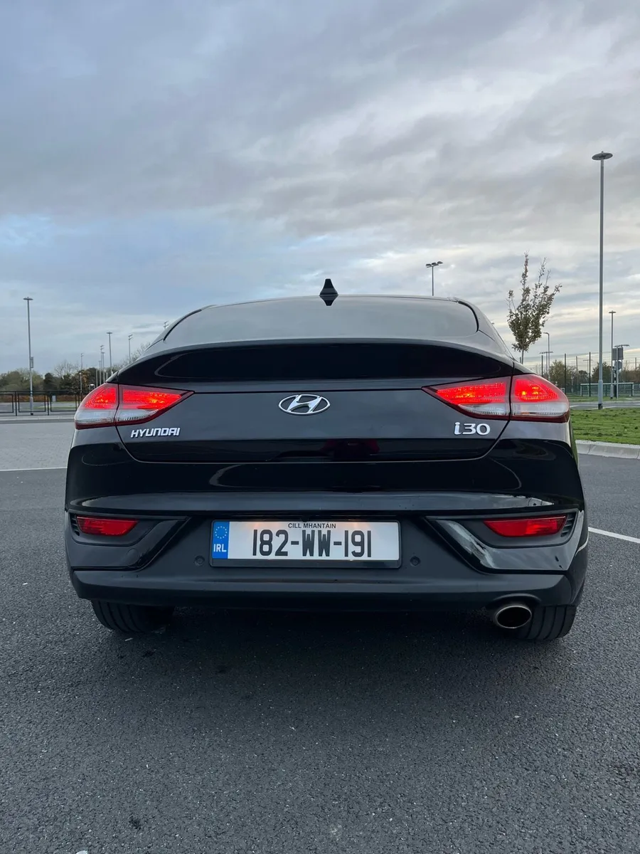 Hyundai i30 luxury trim fastback 2018 - Image 4