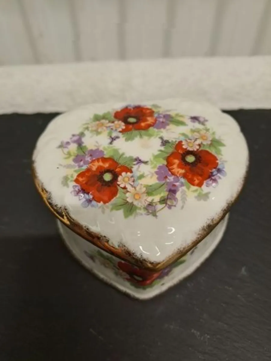 Florence Collectables trinket box - Image 1