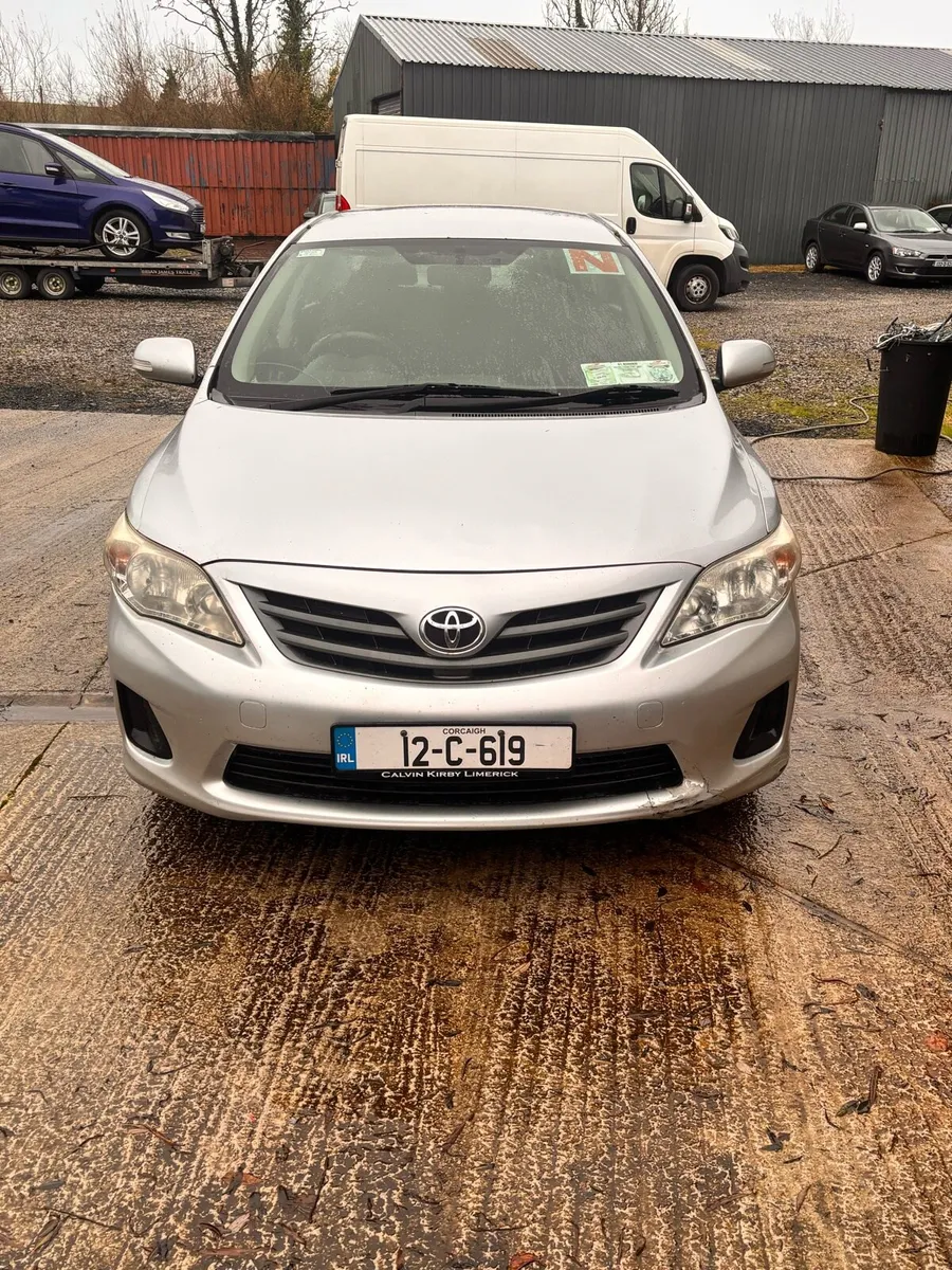 12 Toyota Corolla - Image 2