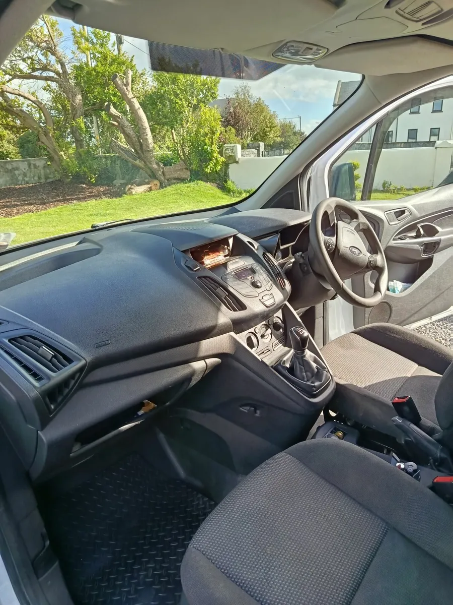 Ford Transit Connect 2018 - Image 2