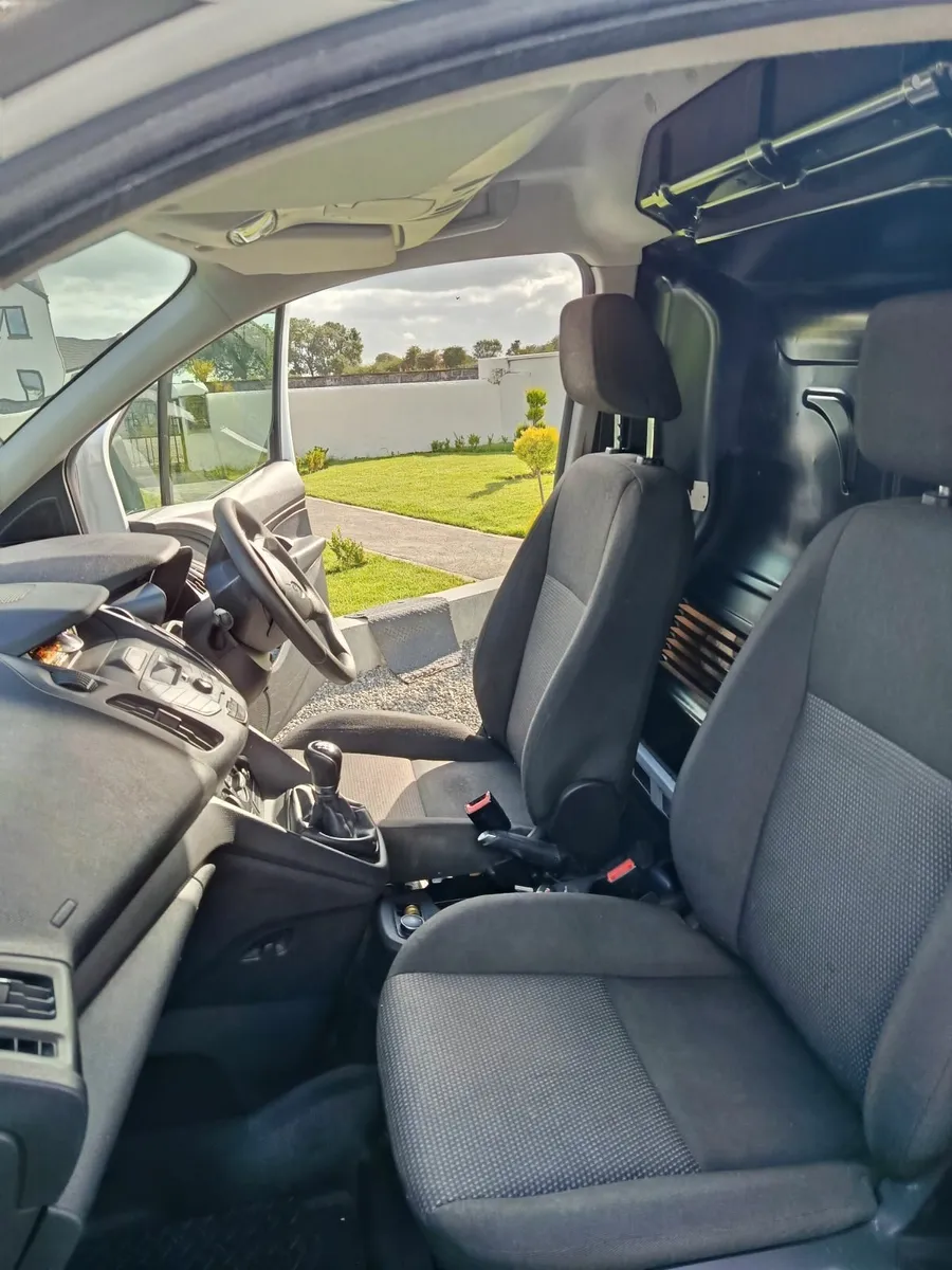 Ford Transit Connect 2018 - Image 4
