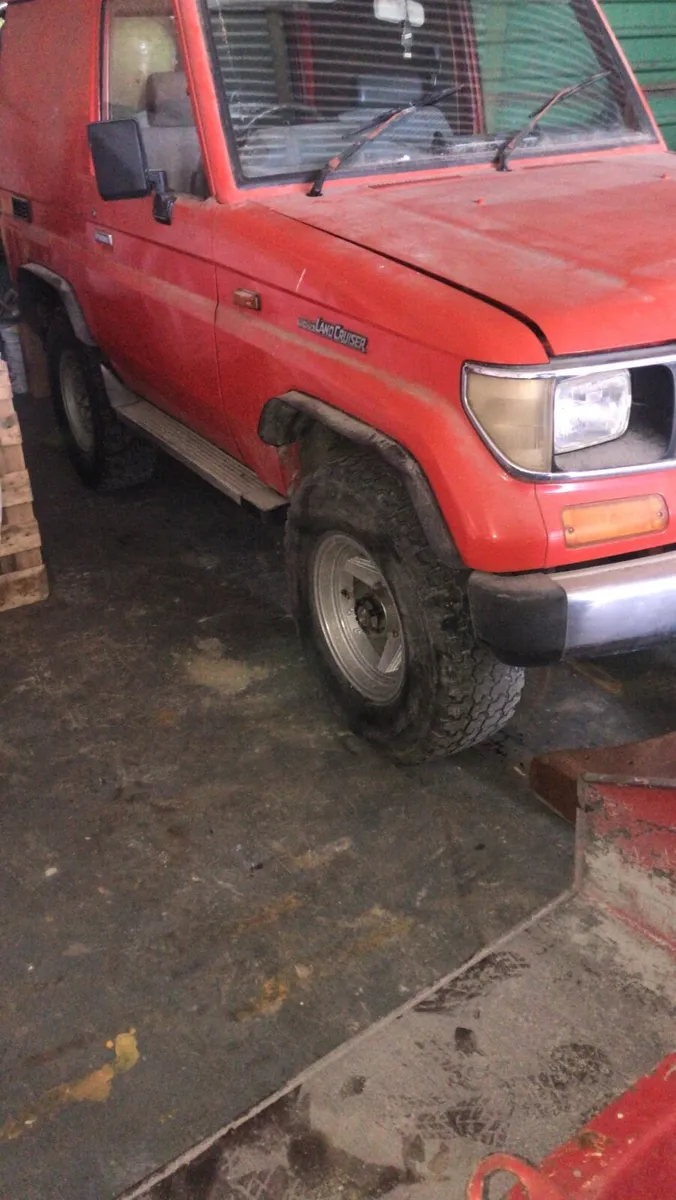 Toyota Land Cruiser 1992 - Image 2