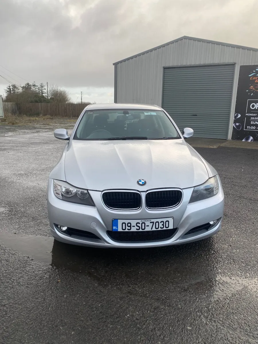 BMW 3-Series 2009 - Image 1