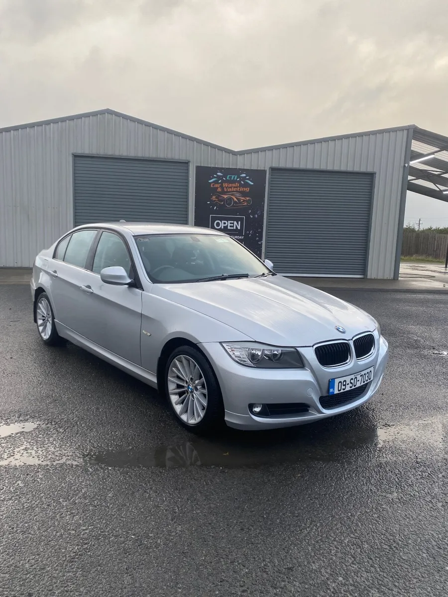 BMW 3-Series 2009 - Image 3