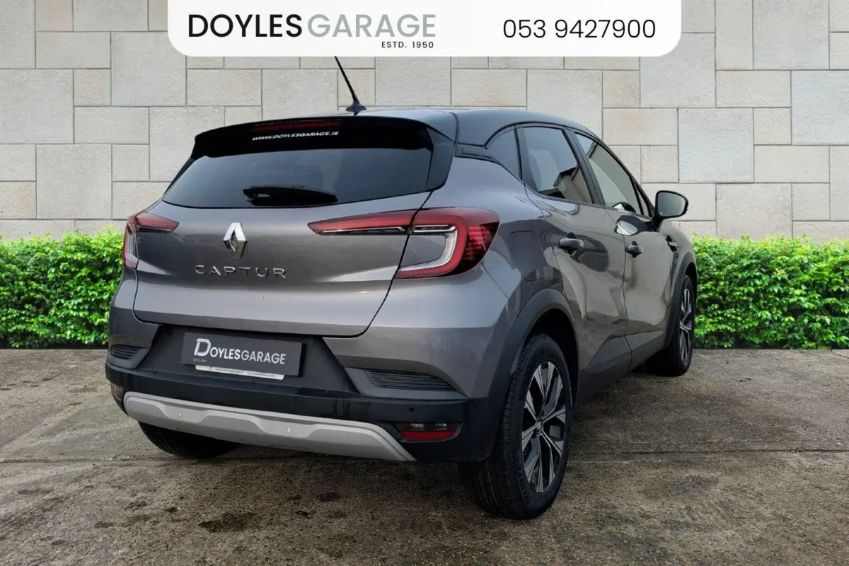Renault Captur Limited 1.0 TCe Petrol 90bhp - Image 4