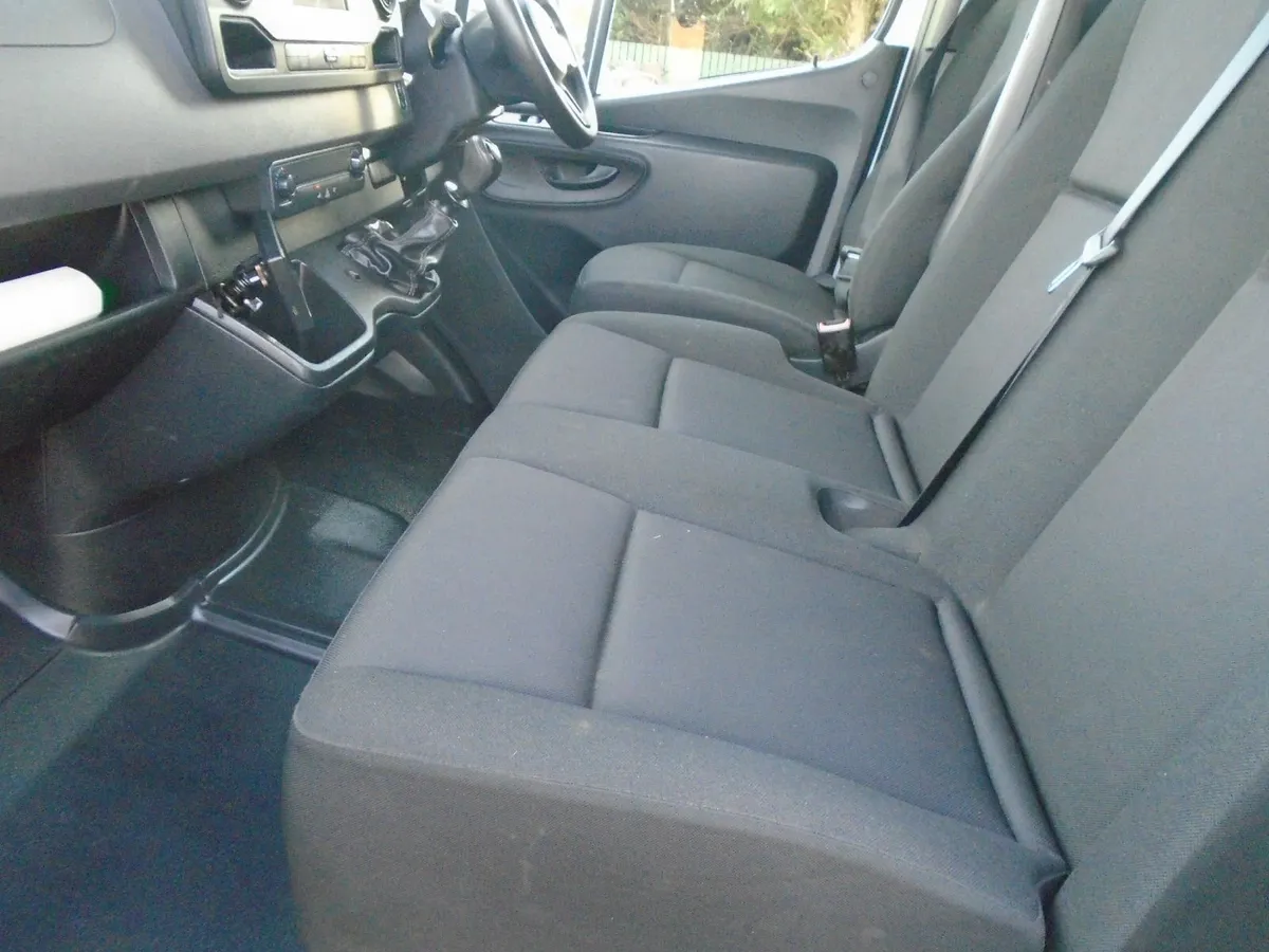 2022 Mercedes-Benz Sprinter DROPSIDE - Image 4