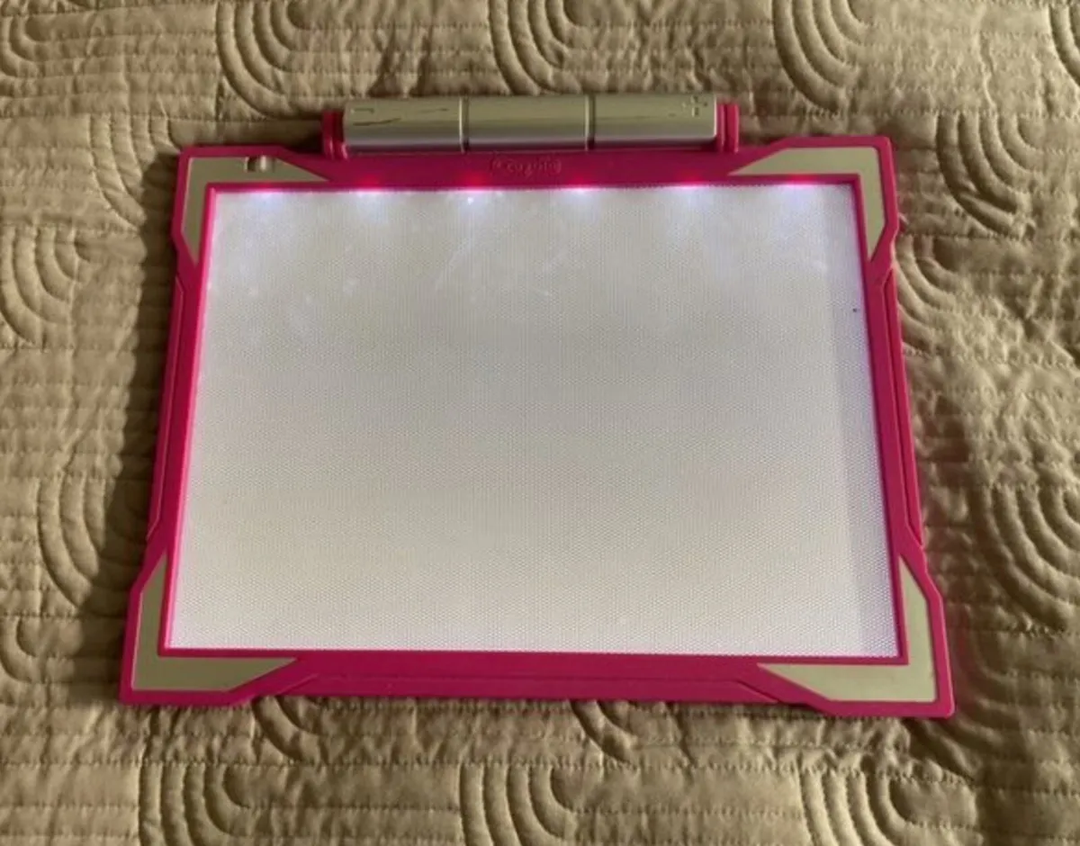 Crayola tracing board - Image 2