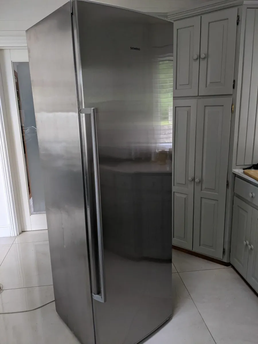 Siemens Free Standing Freezer - Image 1