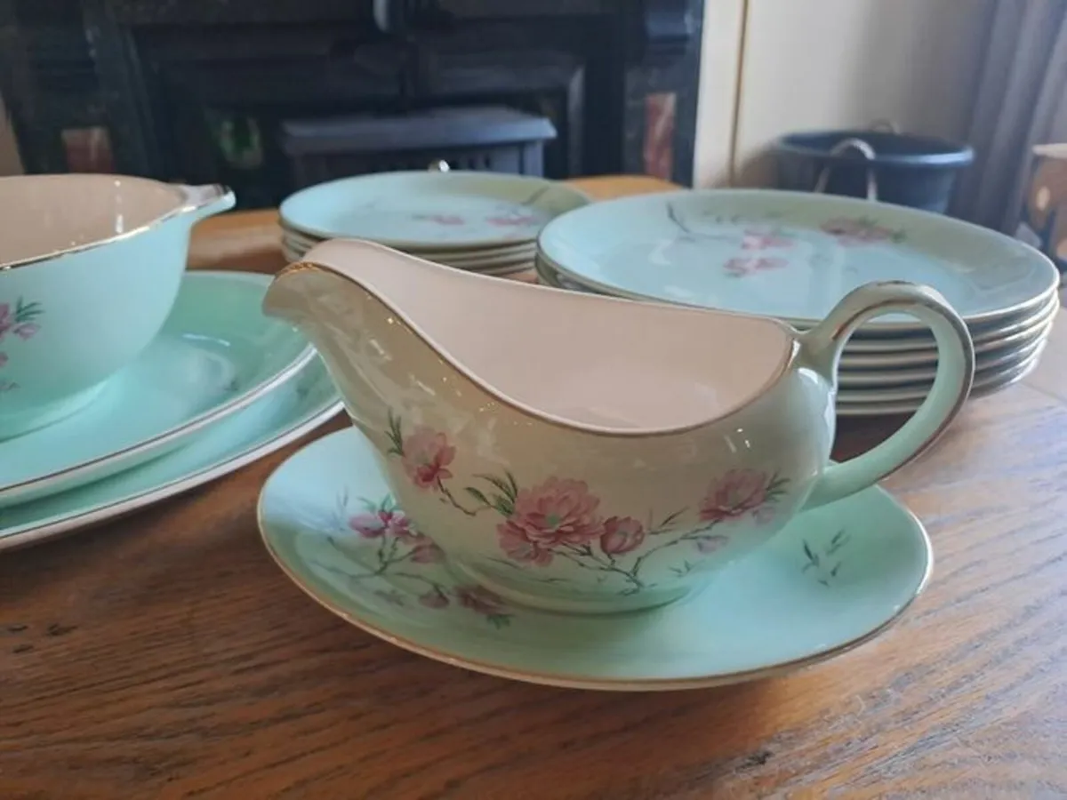 16 piece Alfred Meakin dinnerset - Image 1