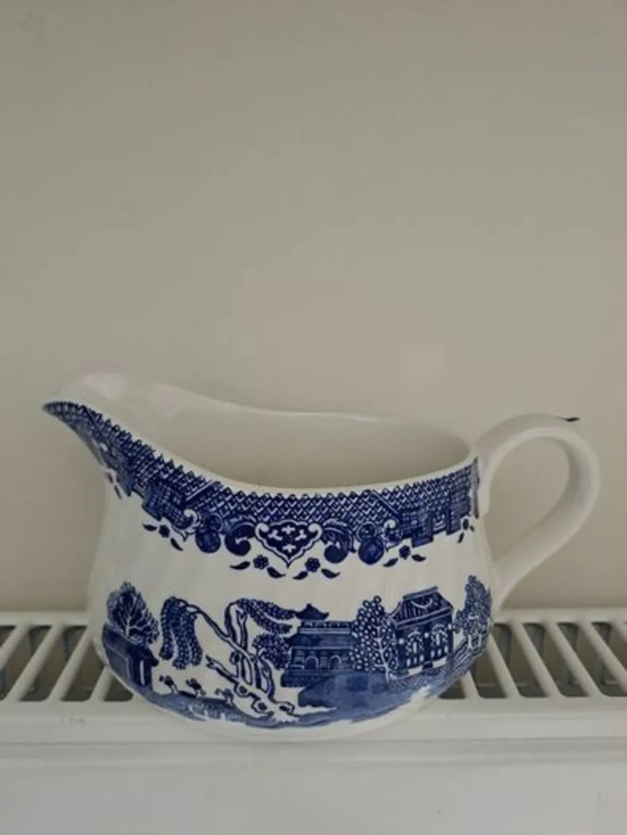 Barratts of Staffordshire willow jug - Image 1