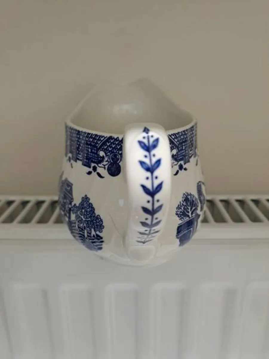 Barratts of Staffordshire willow jug - Image 3