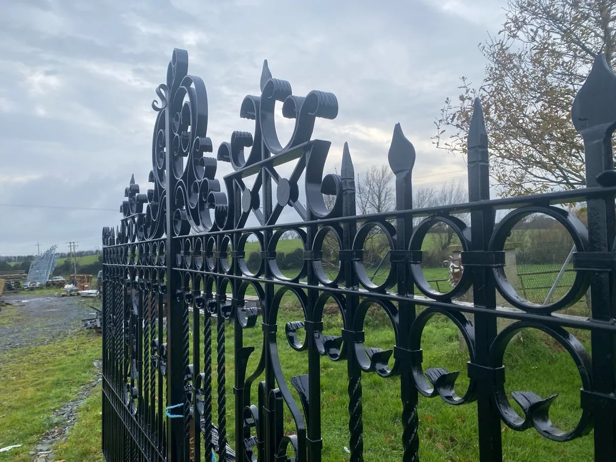 Entrance gates - Image 1