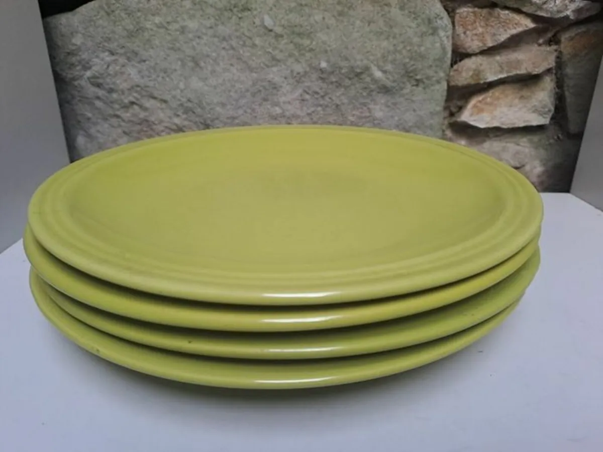 4 Green Room Essentials Plates - Image 1