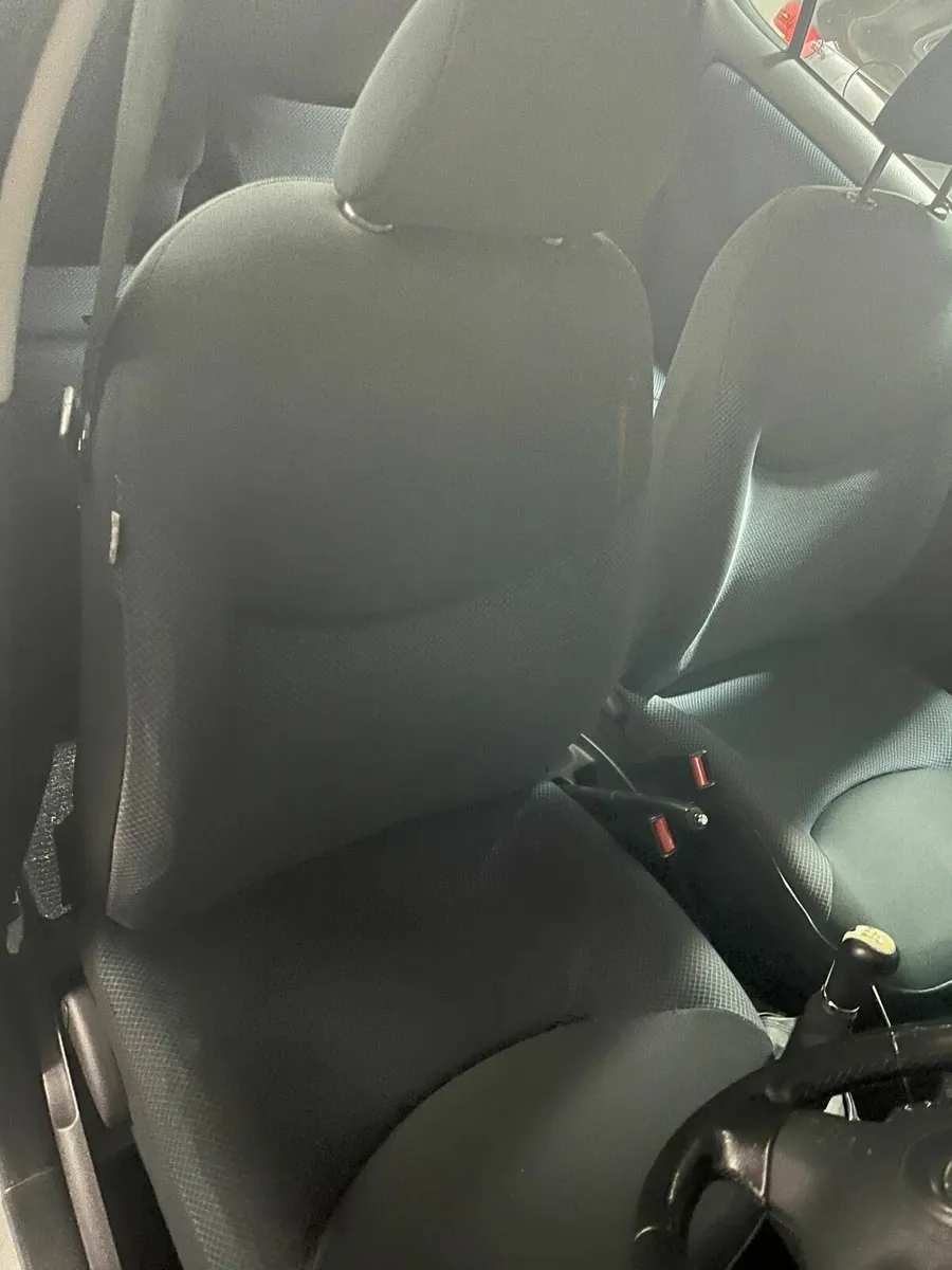 Toyota Yaris 2005 - Image 3