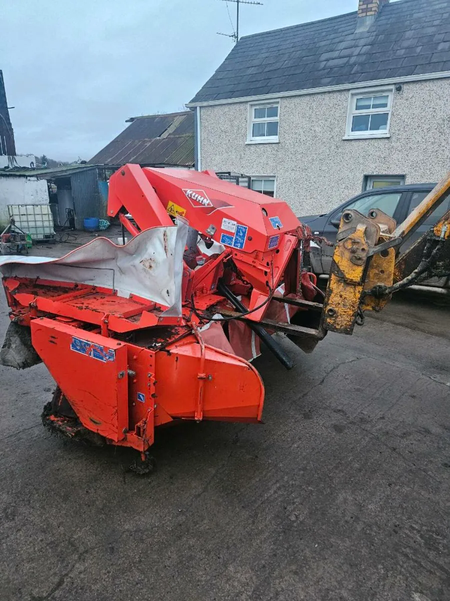 Kuhn Front Mower - Image 4