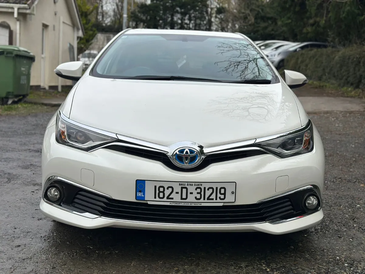 TOYOTA AURIS 2018 1.8 HYBRID 35K MILES PRISTINE - Image 2