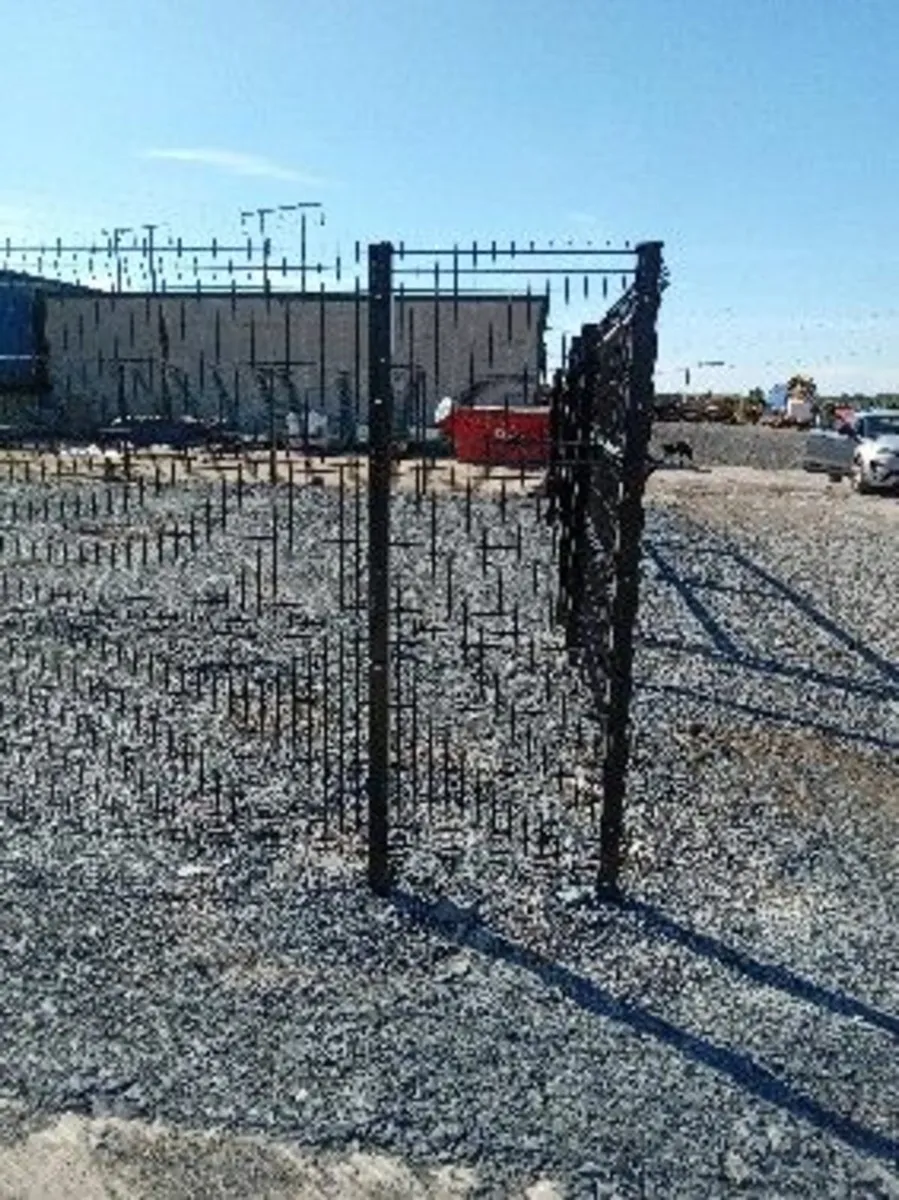 V Mesh Fencing with Double Gates Posts and fixings - Image 3