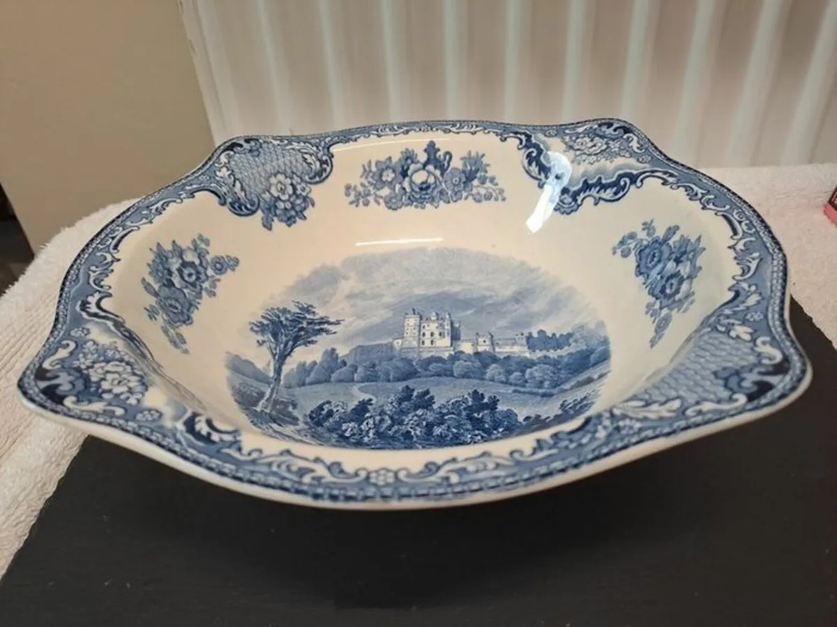 Johnson Brothers Bolsover Castle serving bowl - Image 4