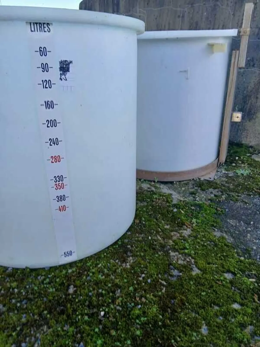 Large plastic container - Image 2