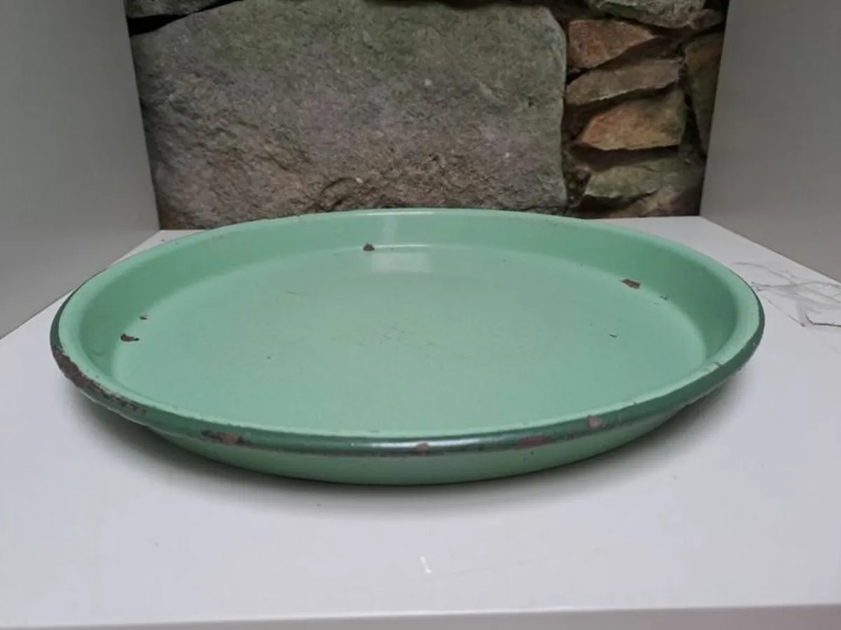Enamel green serving tray - Image 1