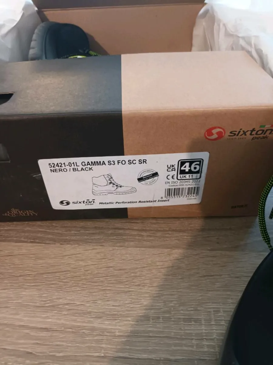 Mens work boots - Image 1