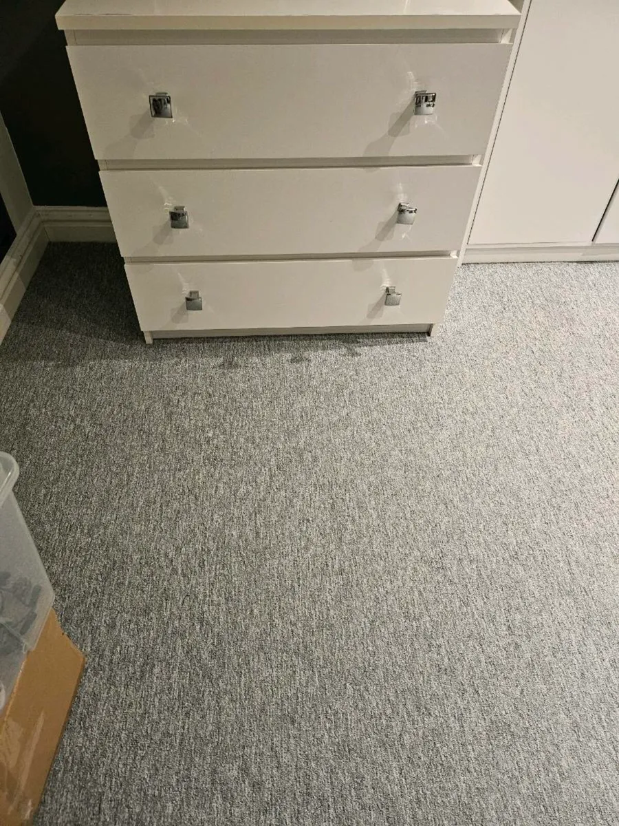 Bedroom furniture - Image 1