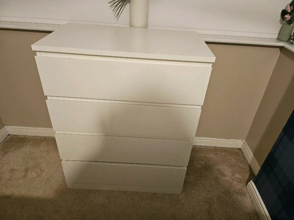 Bedroom furniture - Image 2