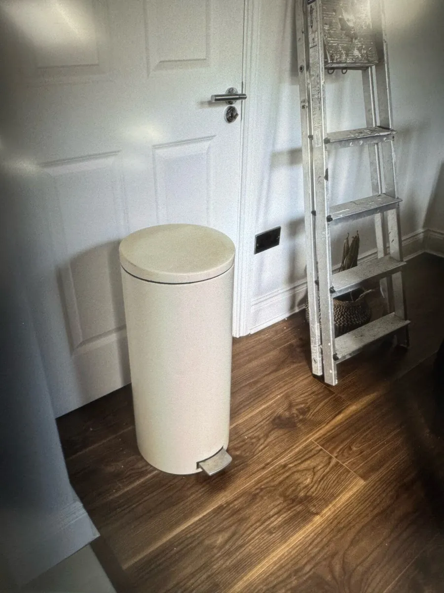 Kitchen bin - Image 1