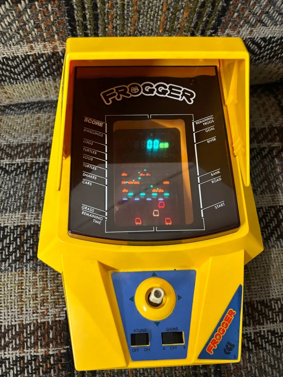 Vintage Frogger Table Top Video Game 1980’s - Image 1