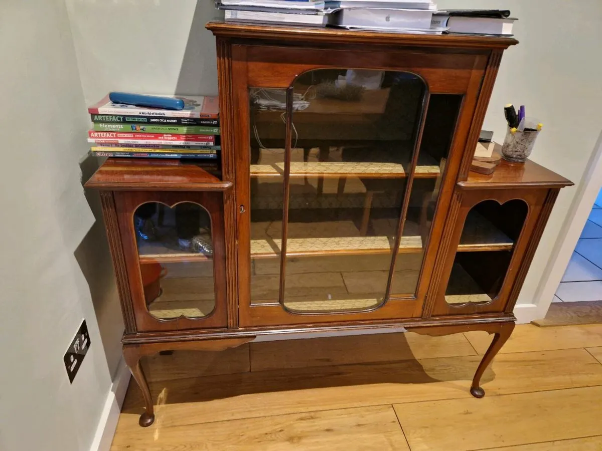 Display cabinet