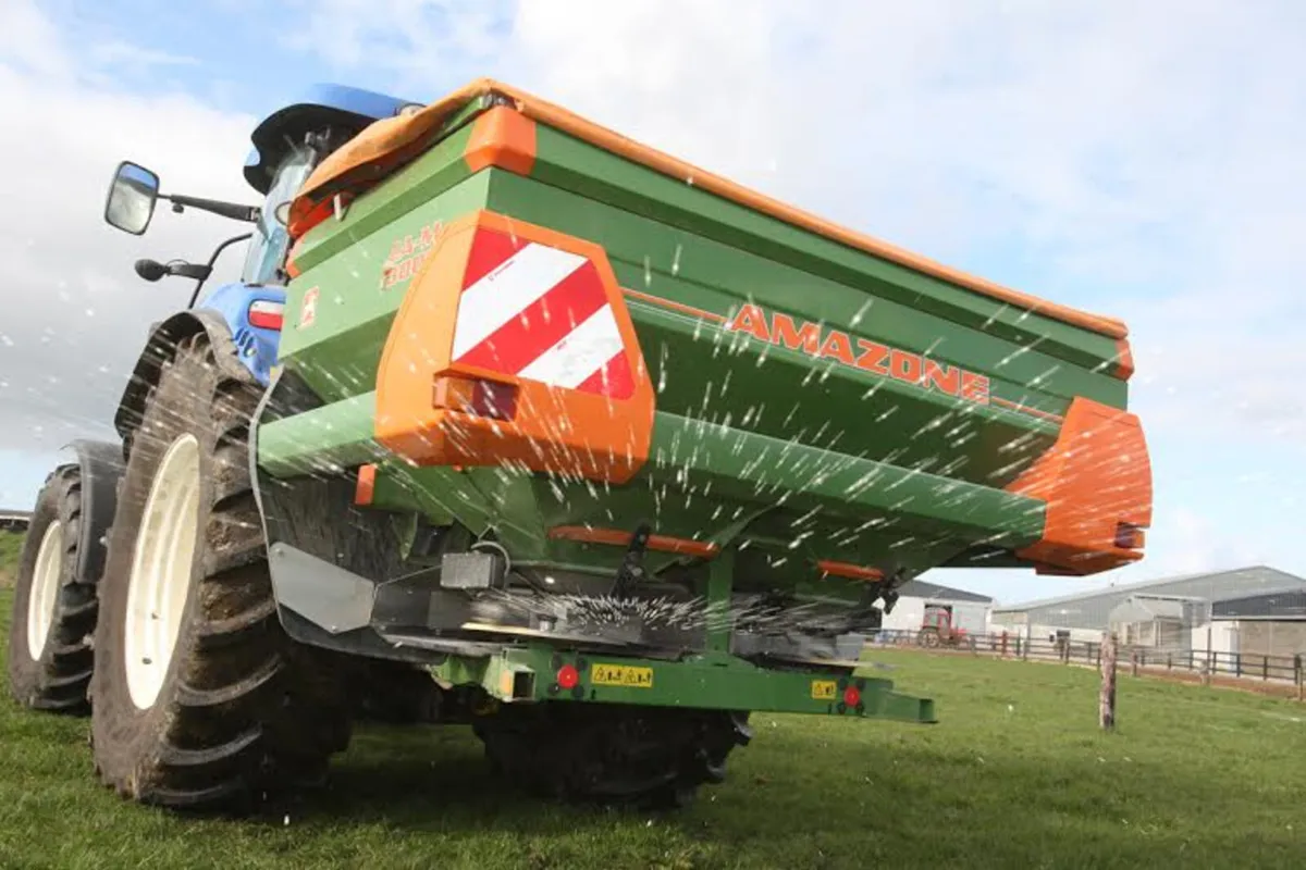 Amazone Fertiliser Spreader - Image 3