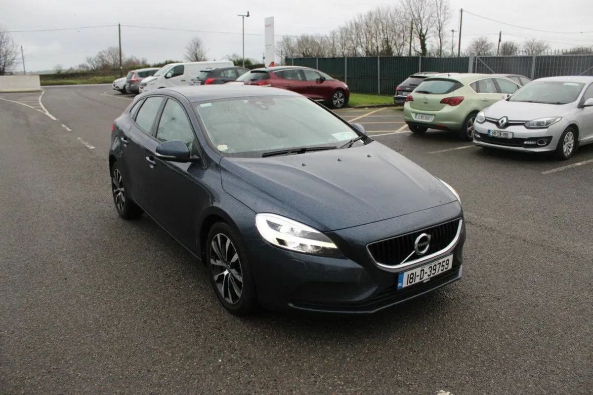Volvo V40 D2 (120hp) Momentum Edition - Image 1