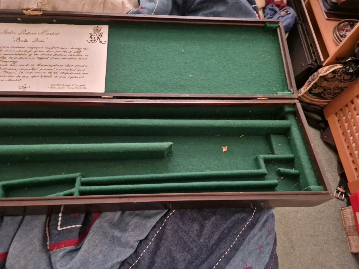 Vintage Gun Case - Image 3