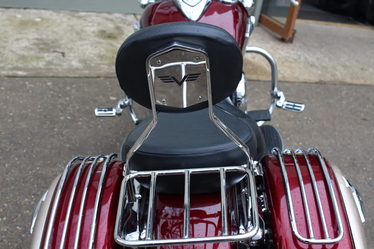 Kawasaki Vulcan 1500 Nomad like new from Canada - Image 3