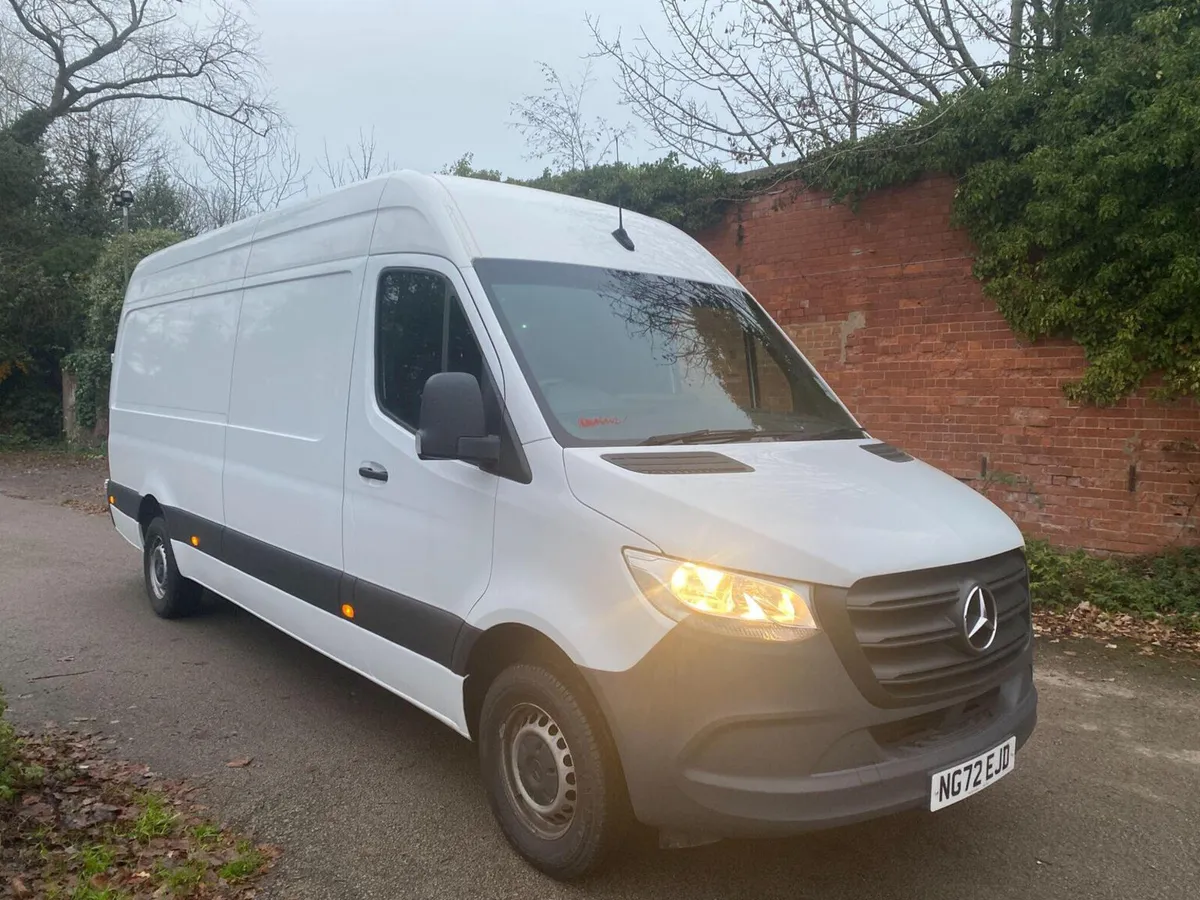 Mercedes-Benz Sprinter 2023 - Image 1