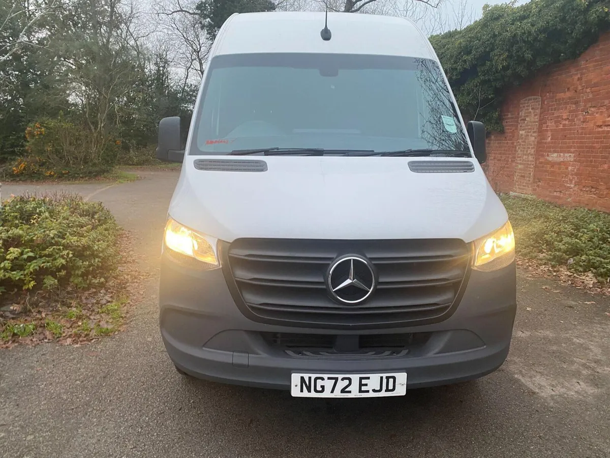 Mercedes-Benz Sprinter 2023 - Image 2