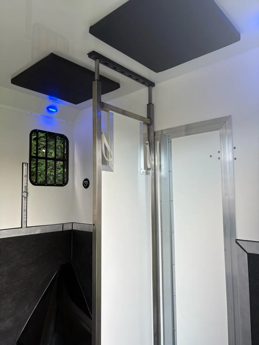 Citroen Relay 2018 Brand New Unused Horsebox - Image 3