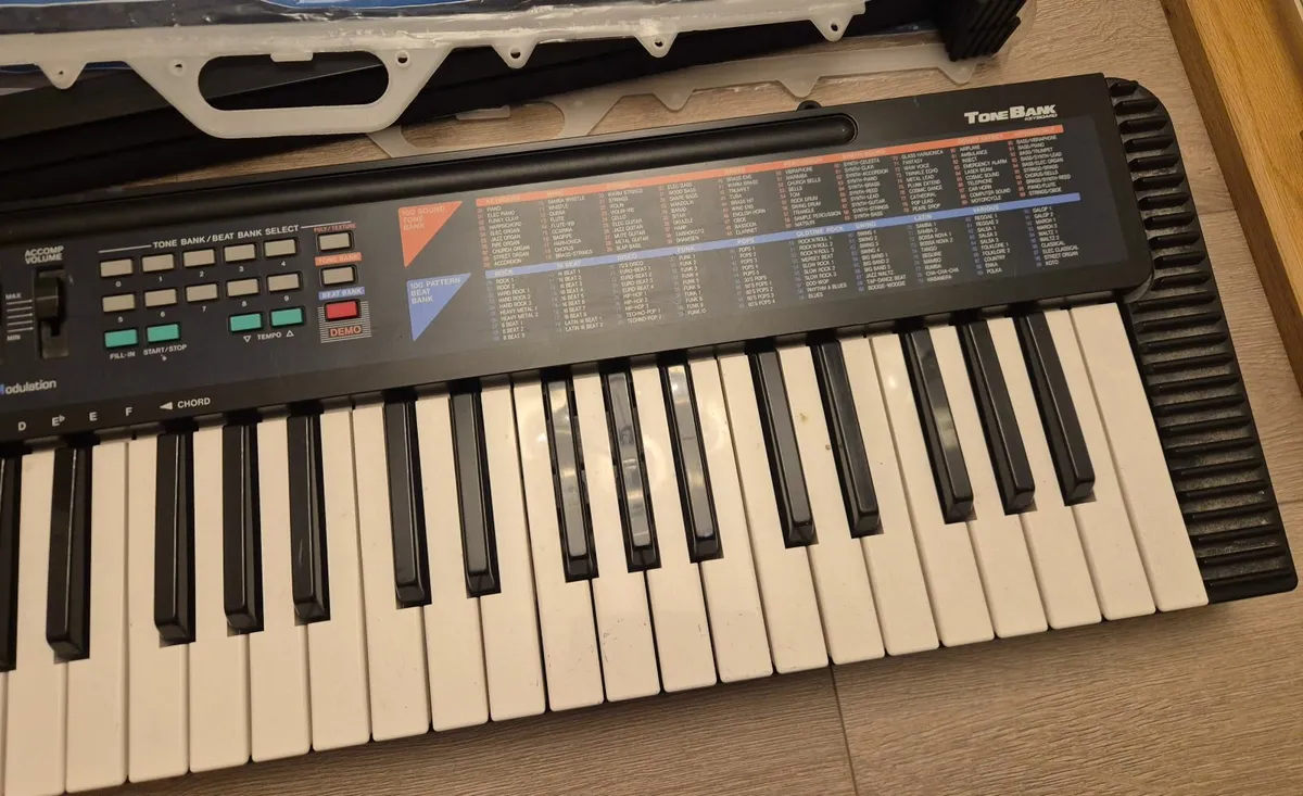 Vintage Casio Tone Bank 49 key keyboard CA-110 - Image 3