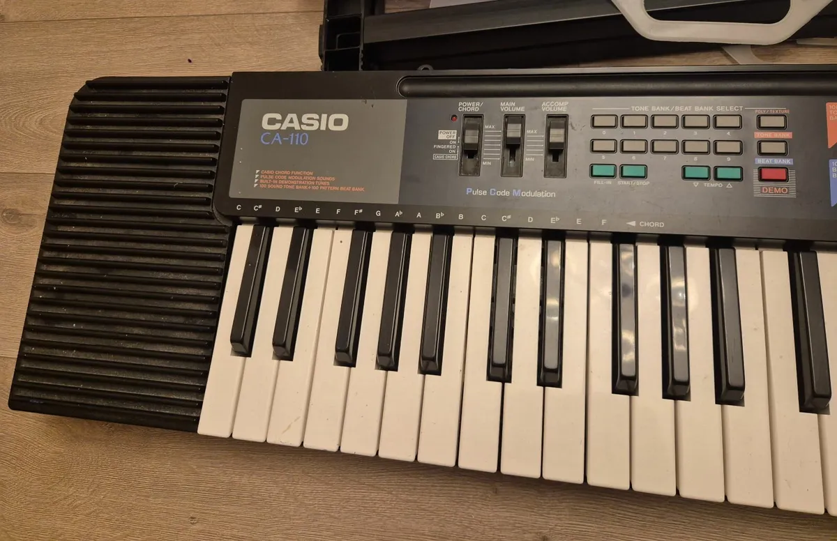 Vintage Casio Tone Bank 49 key keyboard CA-110 - Image 4
