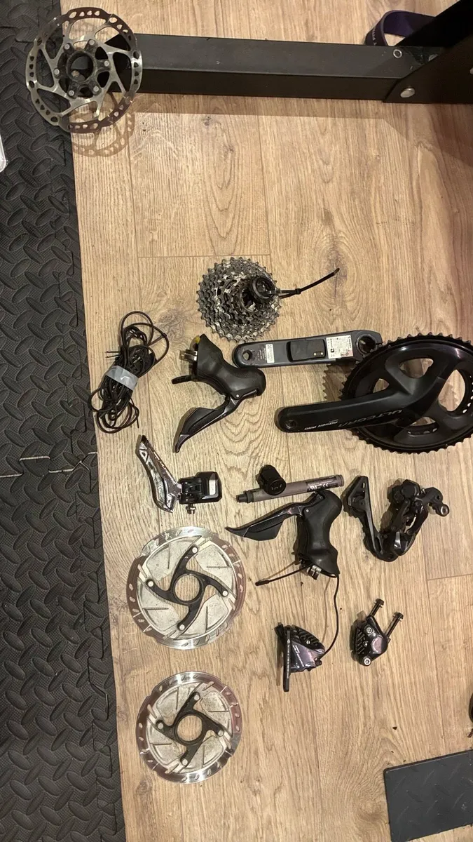 Shmano ultrega 11 speed di2  groupset - Image 4