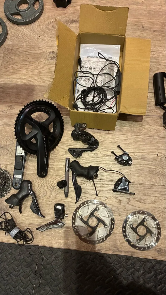 Shmano ultrega 11 speed di2  groupset - Image 1