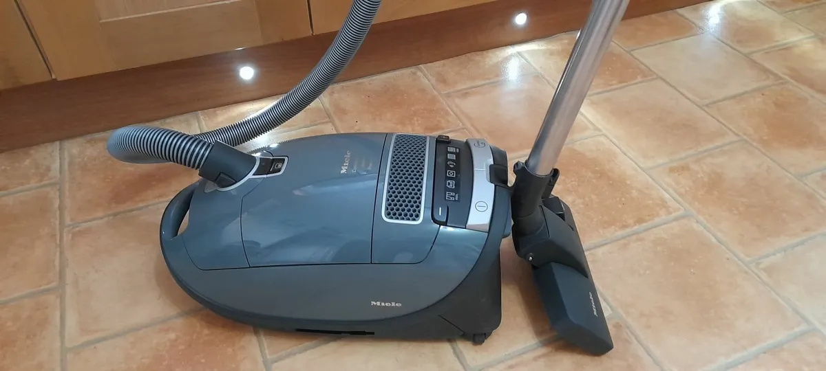 Miele vacuum/Hoover cleaner - Image 1