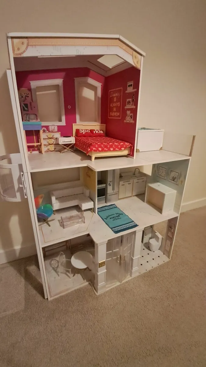 Rainbow High Dolls House - Image 1