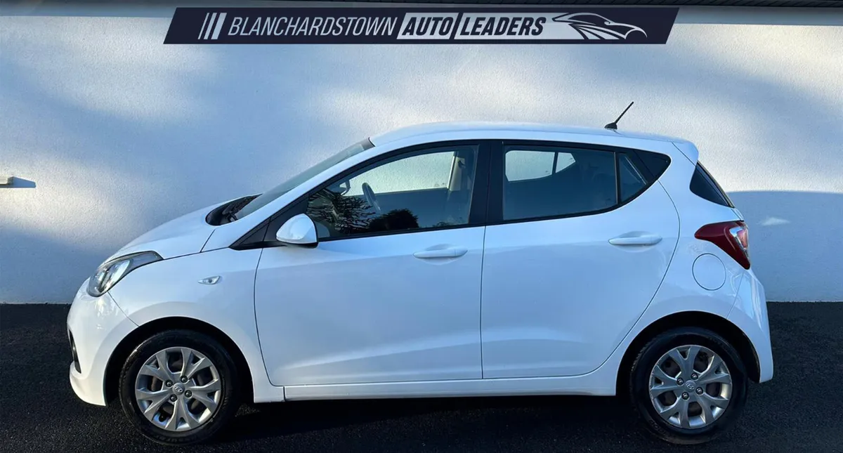 (142) HYUNDAI i10 1.0 SE 66PS LOW KM - Image 2