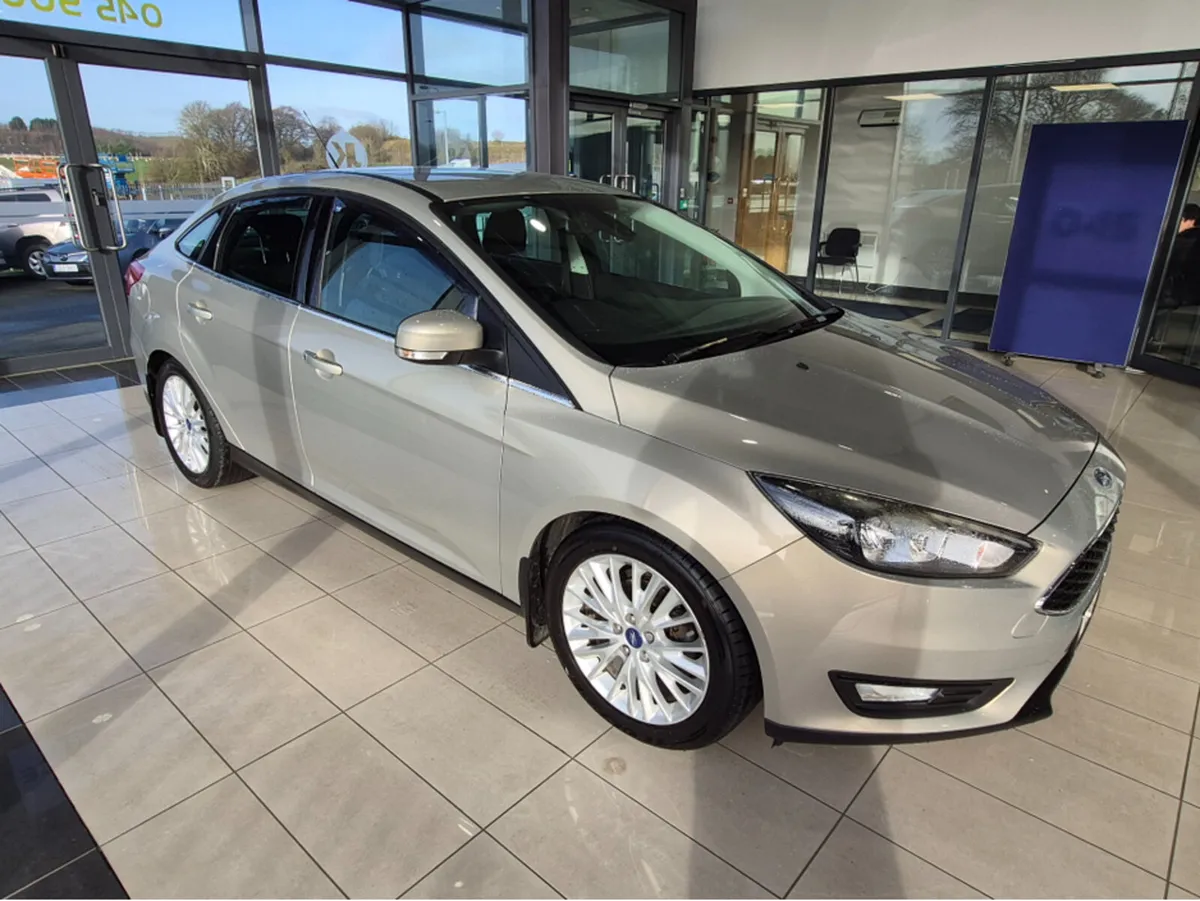 Ford Focus ZETEC 1.6 TDCI 95PS 4DR - Image 2