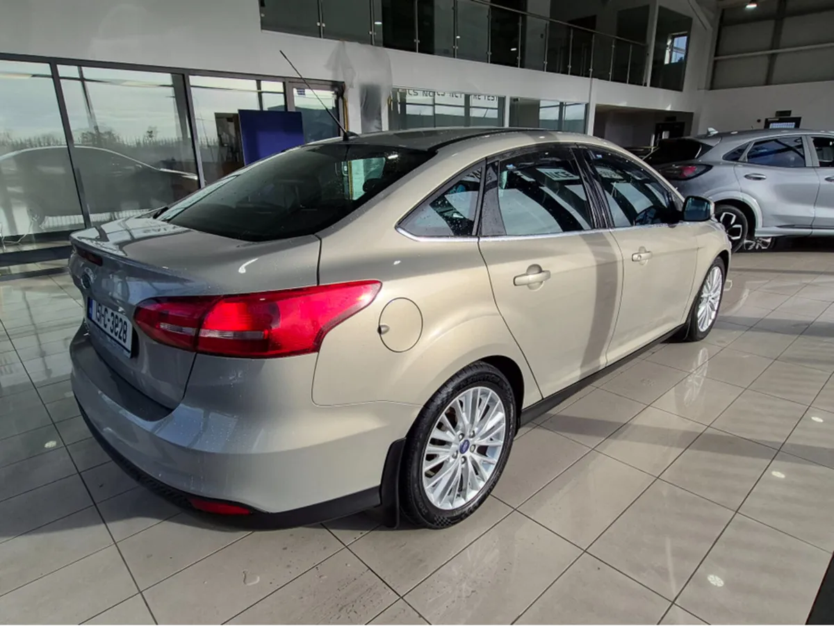Ford Focus ZETEC 1.6 TDCI 95PS 4DR - Image 3