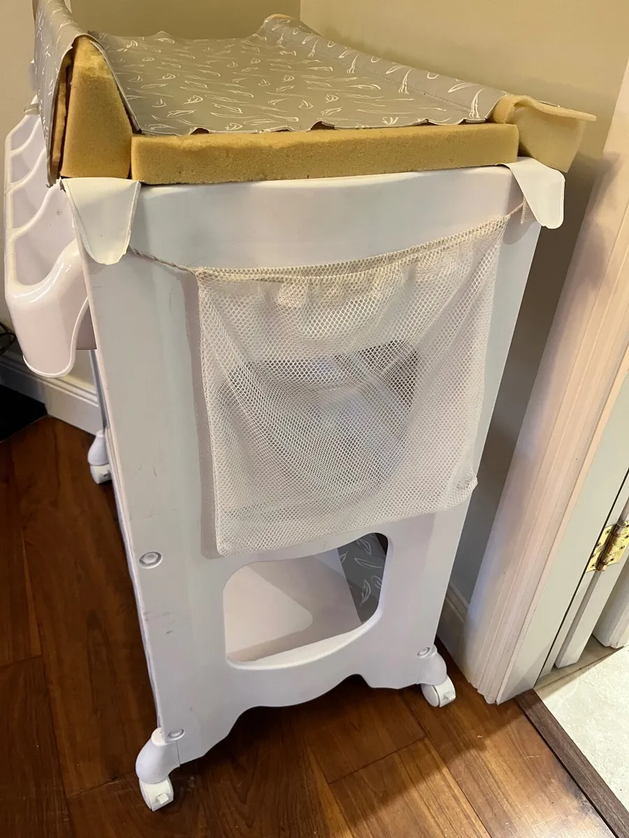 Baby changing unit - Image 2