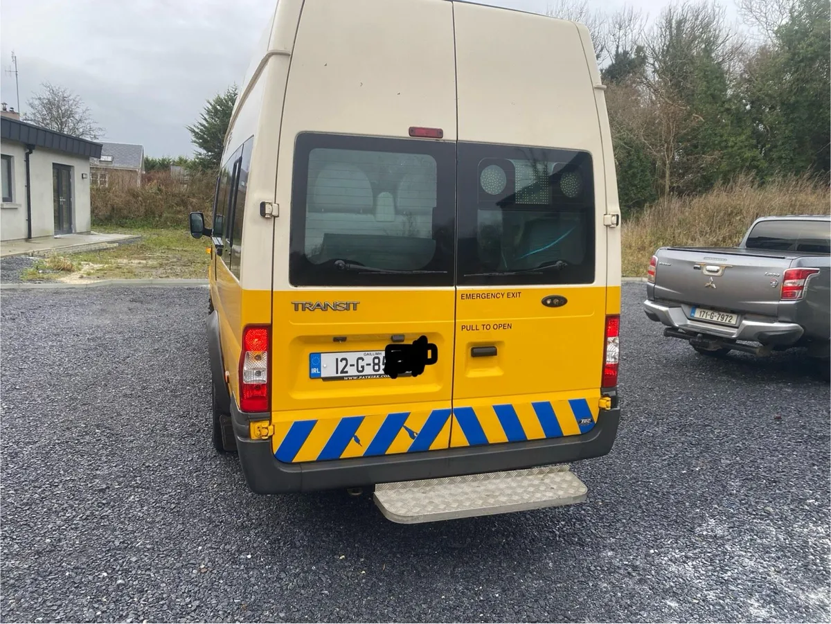 Ford Transit Minibus - Image 4