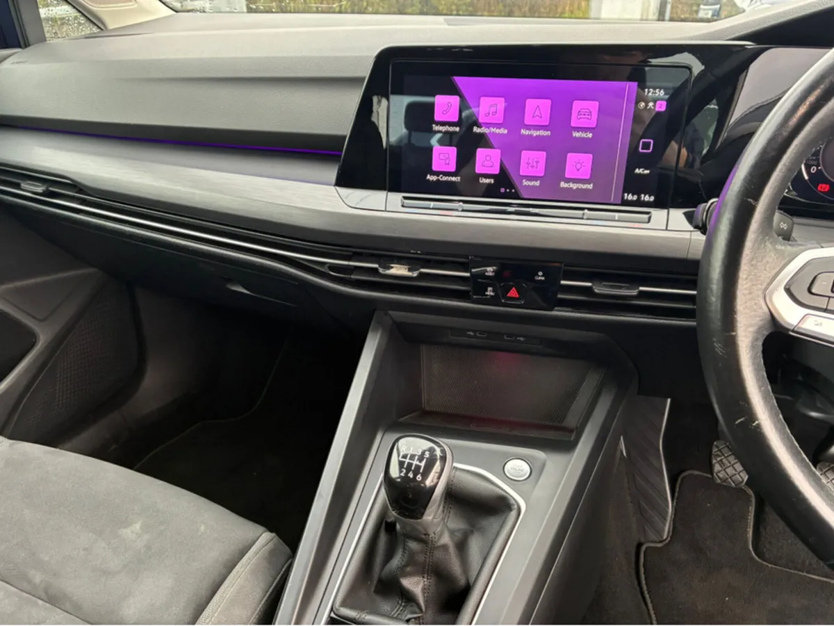 Volkswagen Golf STYLE 2.0 TDI 115 BHP - Image 1